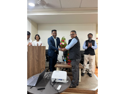 Building Smart Startups – AI & Modernization Solutions with AWS