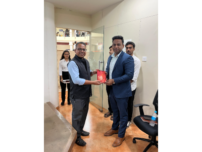 Building Smart Startups – AI & Modernization Solutions with AWS